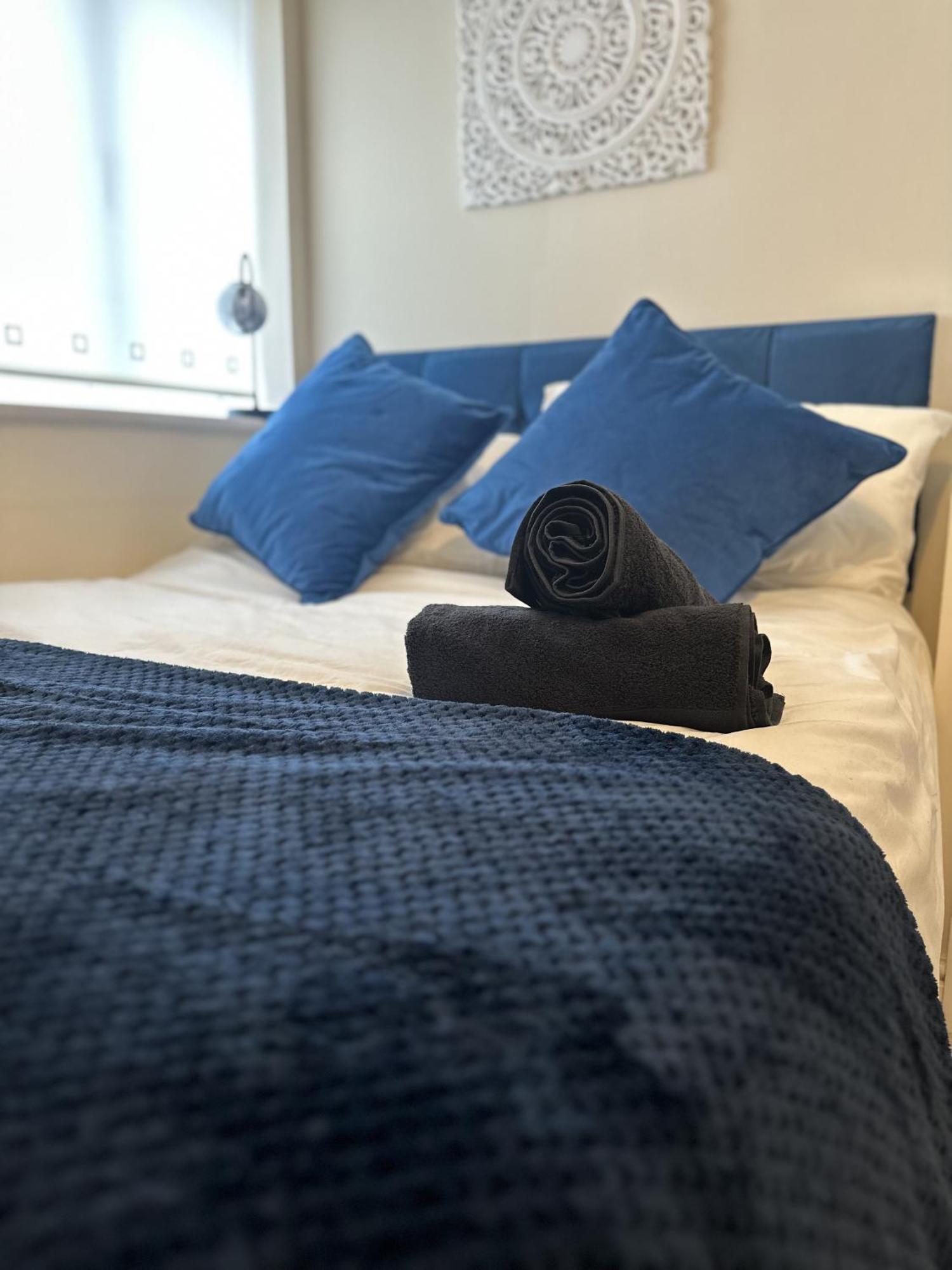 2 Bdr City Centre Apartment With Parking كارديف المظهر الخارجي الصورة