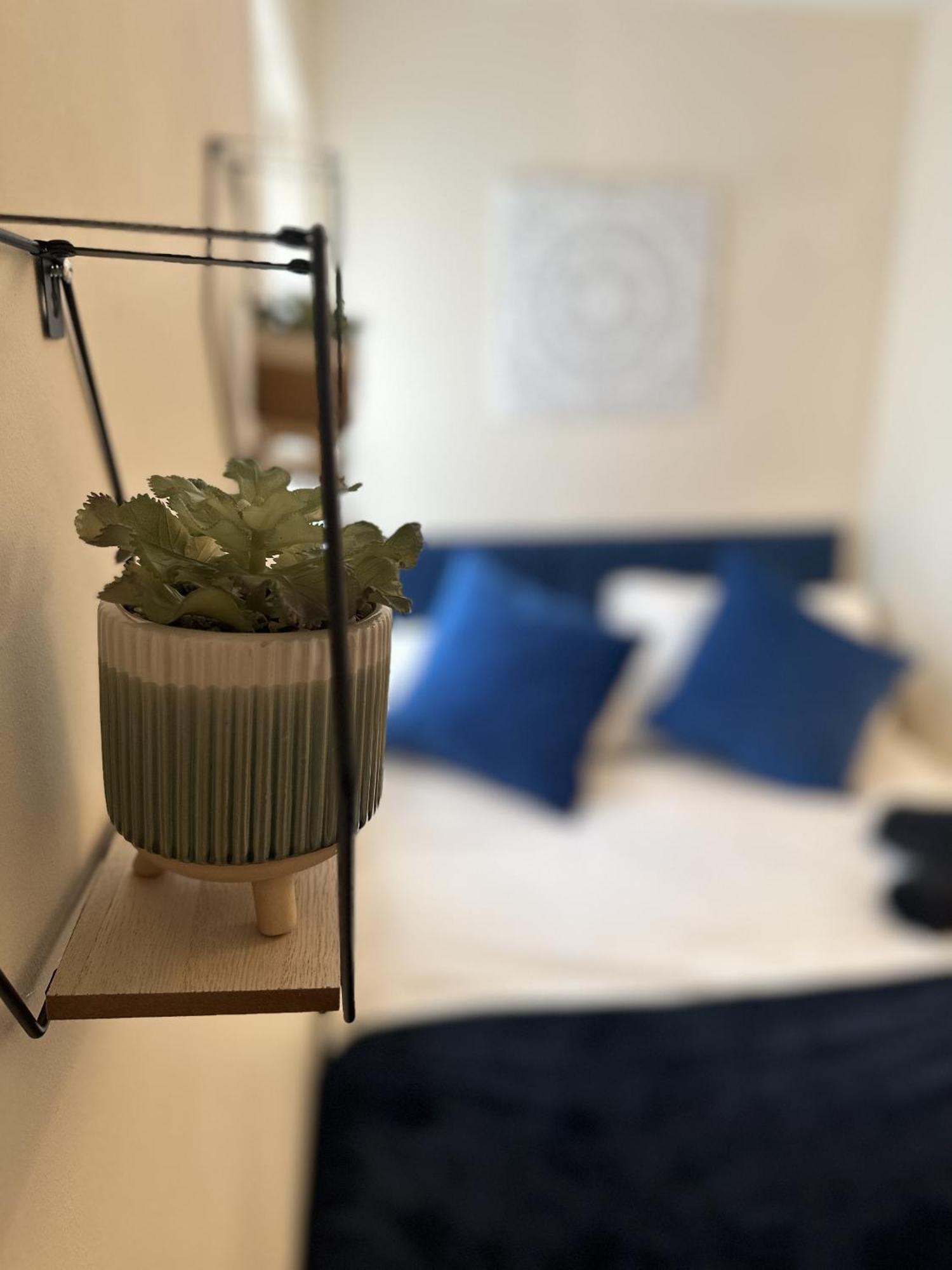2 Bdr City Centre Apartment With Parking كارديف المظهر الخارجي الصورة