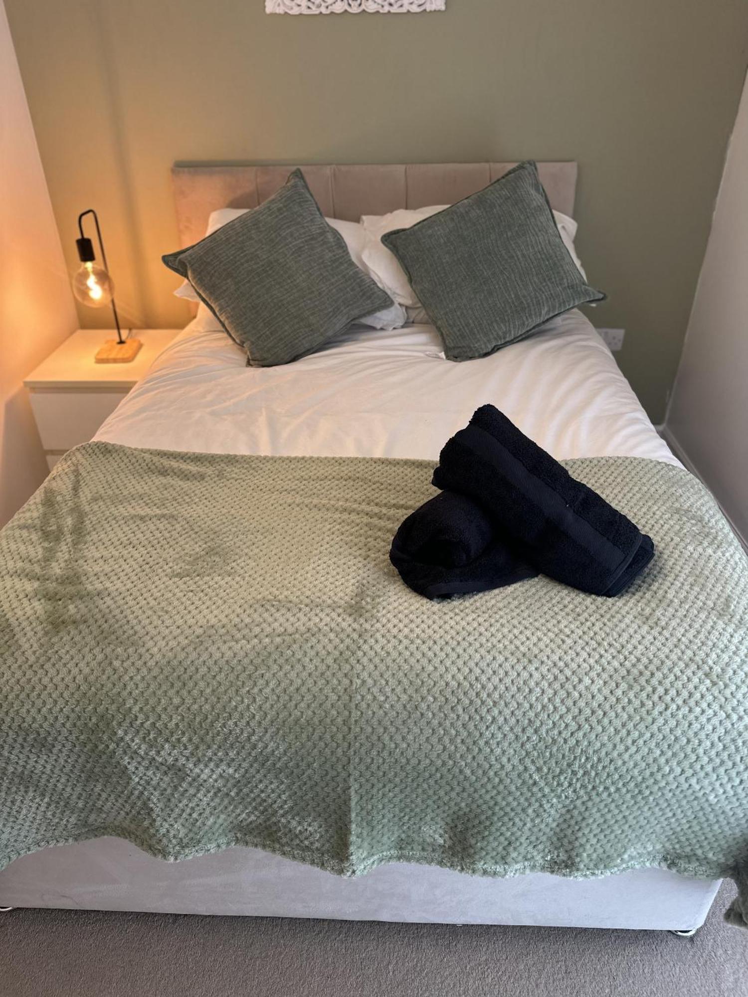 2 Bdr City Centre Apartment With Parking كارديف المظهر الخارجي الصورة